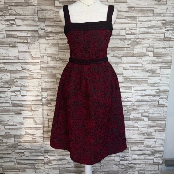 JARIYA Medium CROCHET BACKLESS DRESSS - Picture 4 of 13